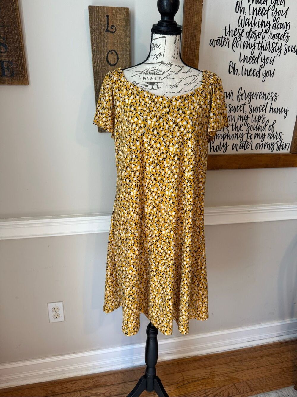 Signature by Robbie Bee Women's Floral Off-Shoulder Swing Dress Yellow Large